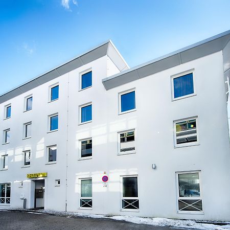 B&B Hotel Muenchen-Путцбрун Екстериор снимка