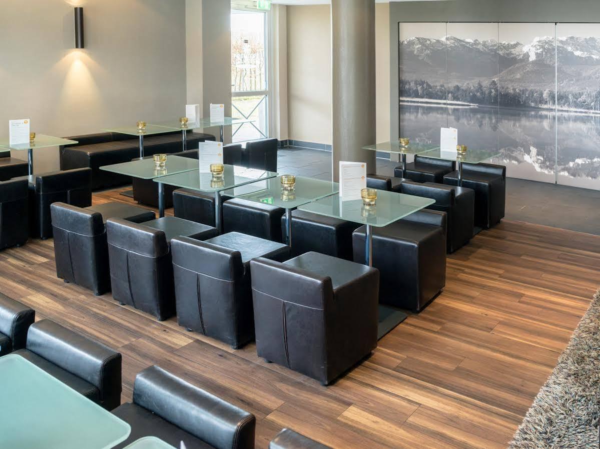 B&B Hotel Muenchen-Путцбрун Екстериор снимка