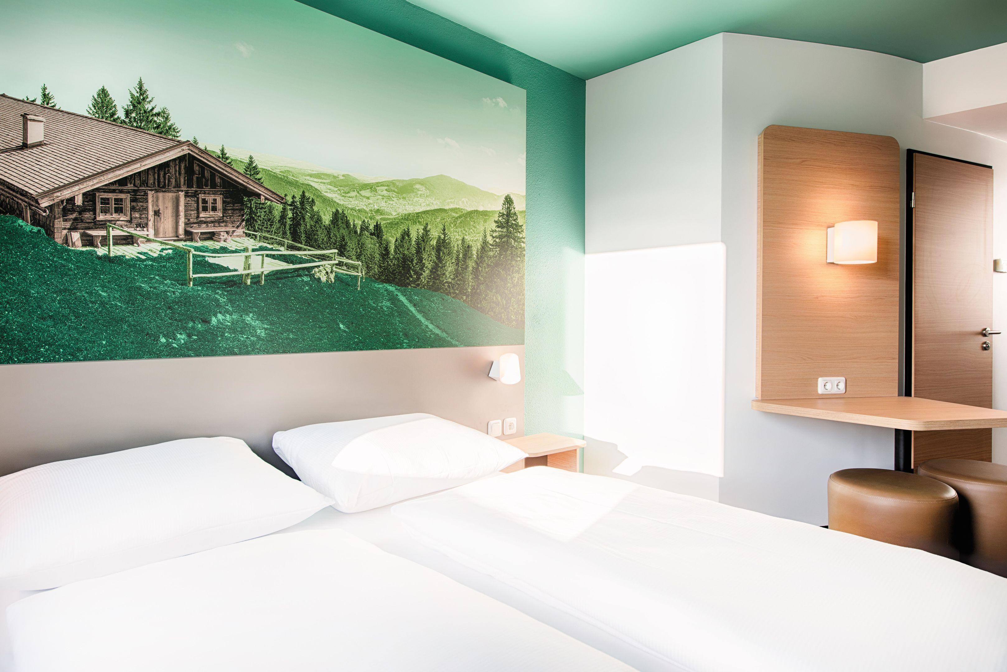B&B Hotel Muenchen-Путцбрун Екстериор снимка