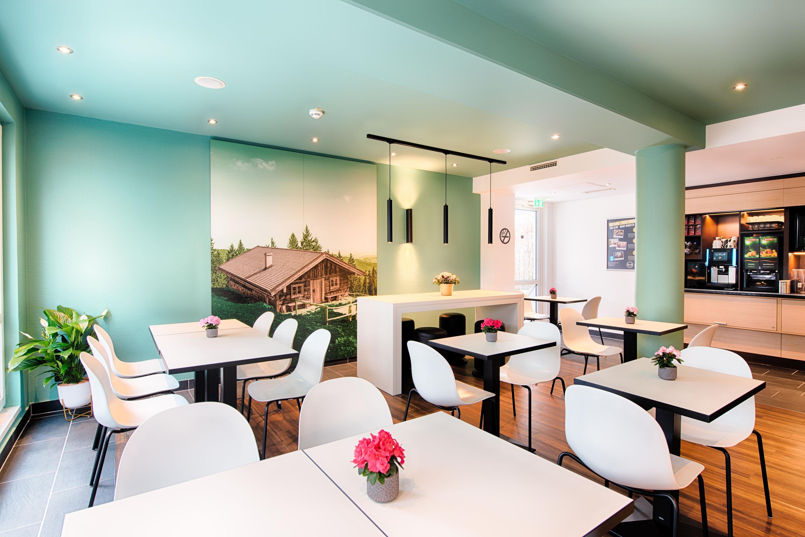 B&B Hotel Muenchen-Путцбрун Екстериор снимка