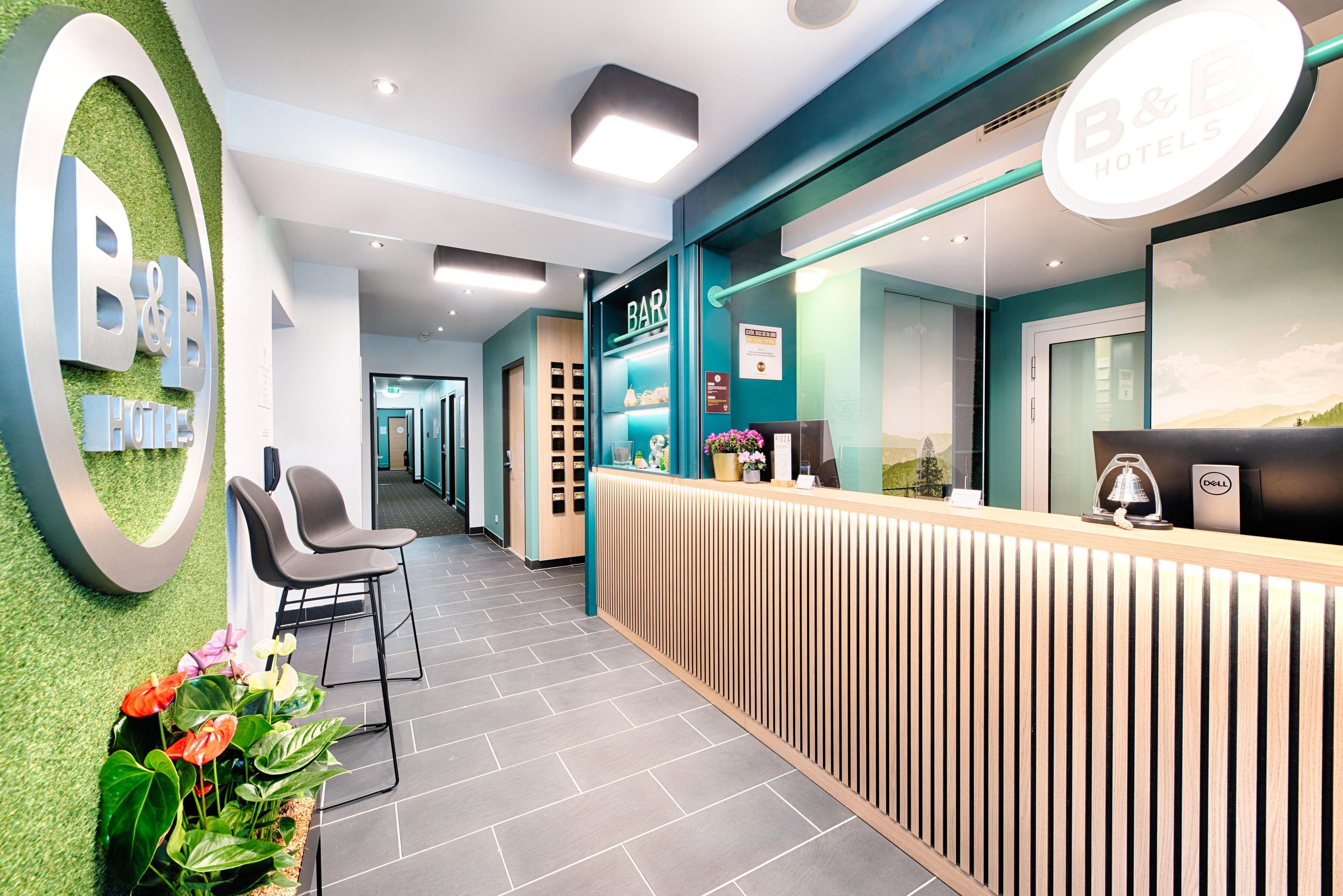 B&B Hotel Muenchen-Путцбрун Екстериор снимка