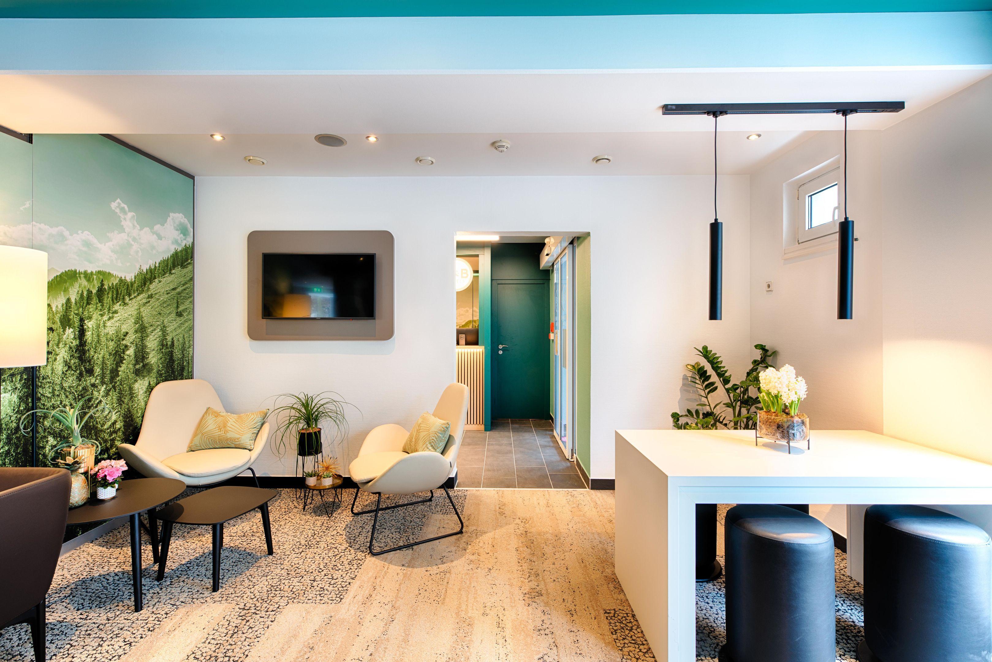 B&B Hotel Muenchen-Путцбрун Екстериор снимка