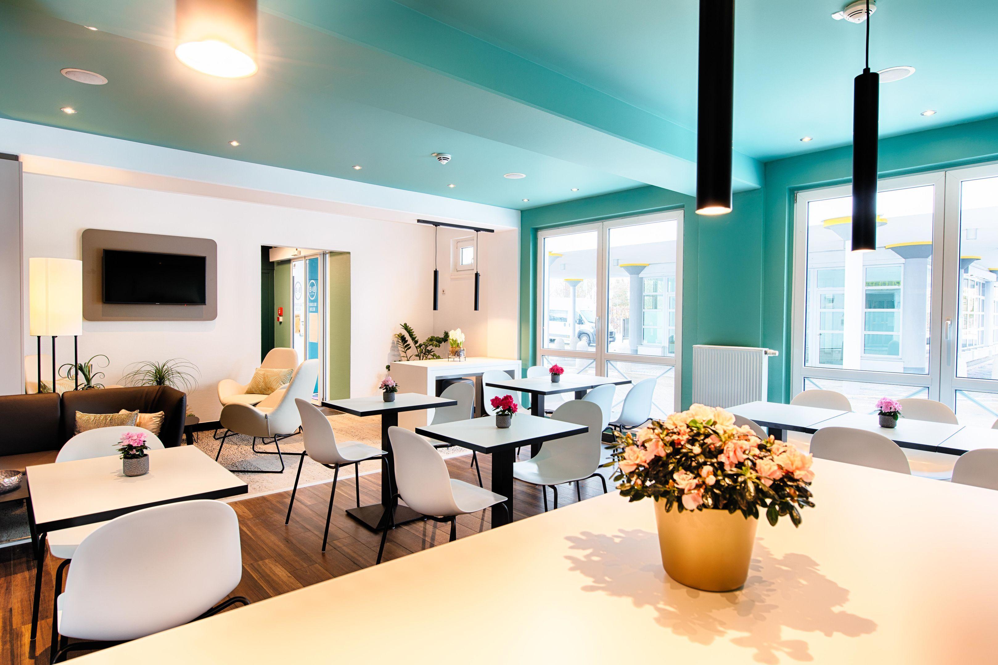 B&B Hotel Muenchen-Путцбрун Екстериор снимка