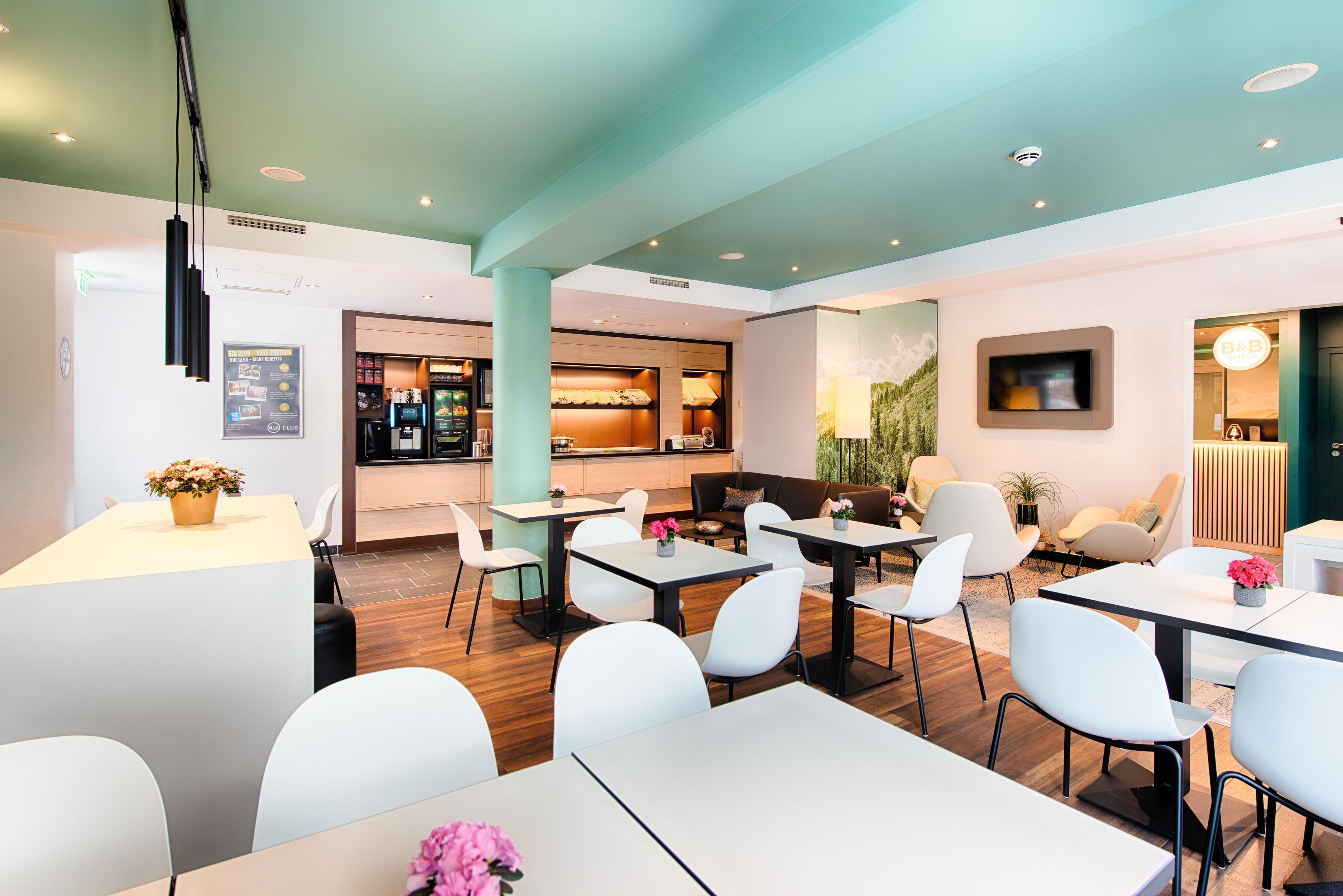 B&B Hotel Muenchen-Путцбрун Екстериор снимка