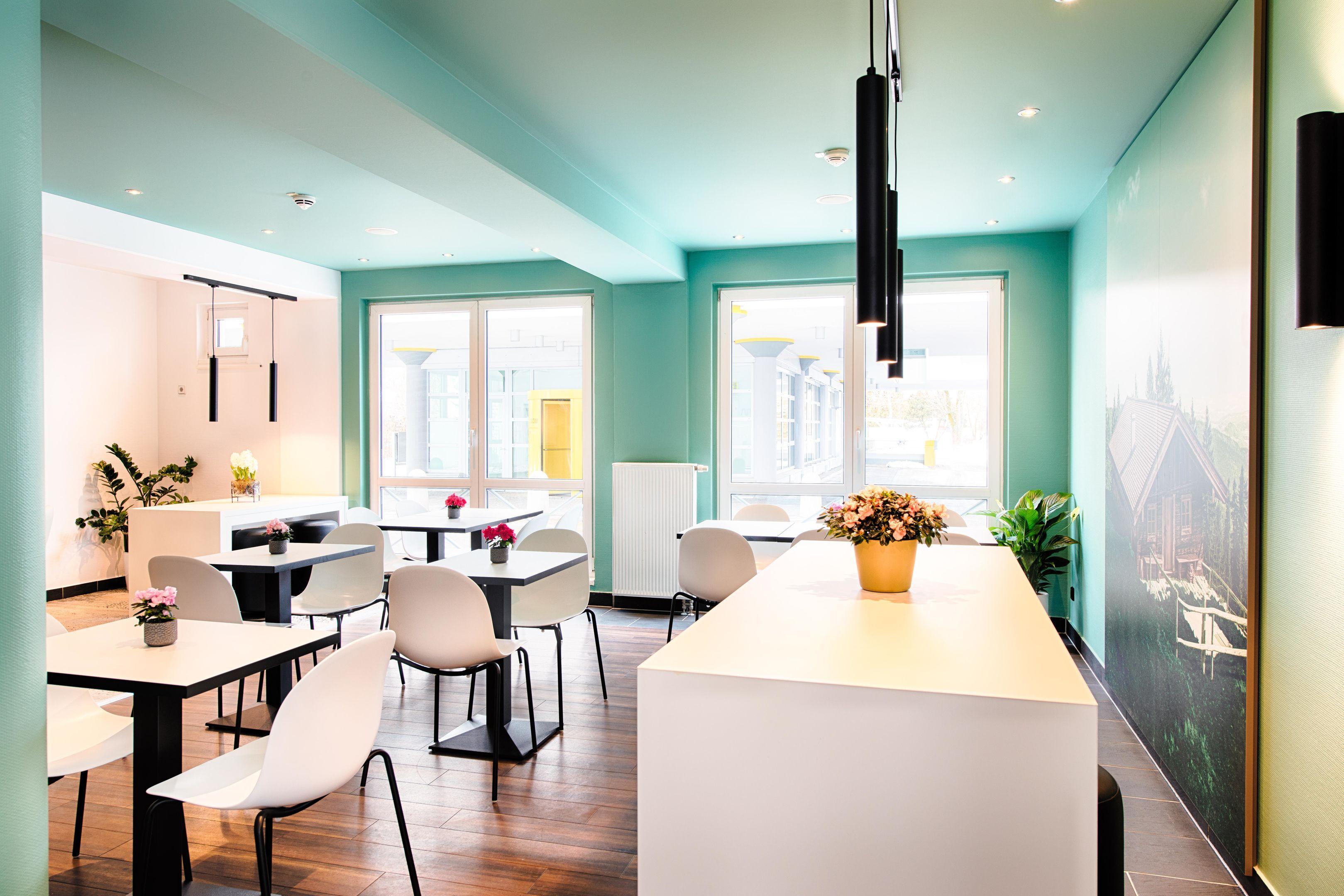 B&B Hotel Muenchen-Путцбрун Екстериор снимка