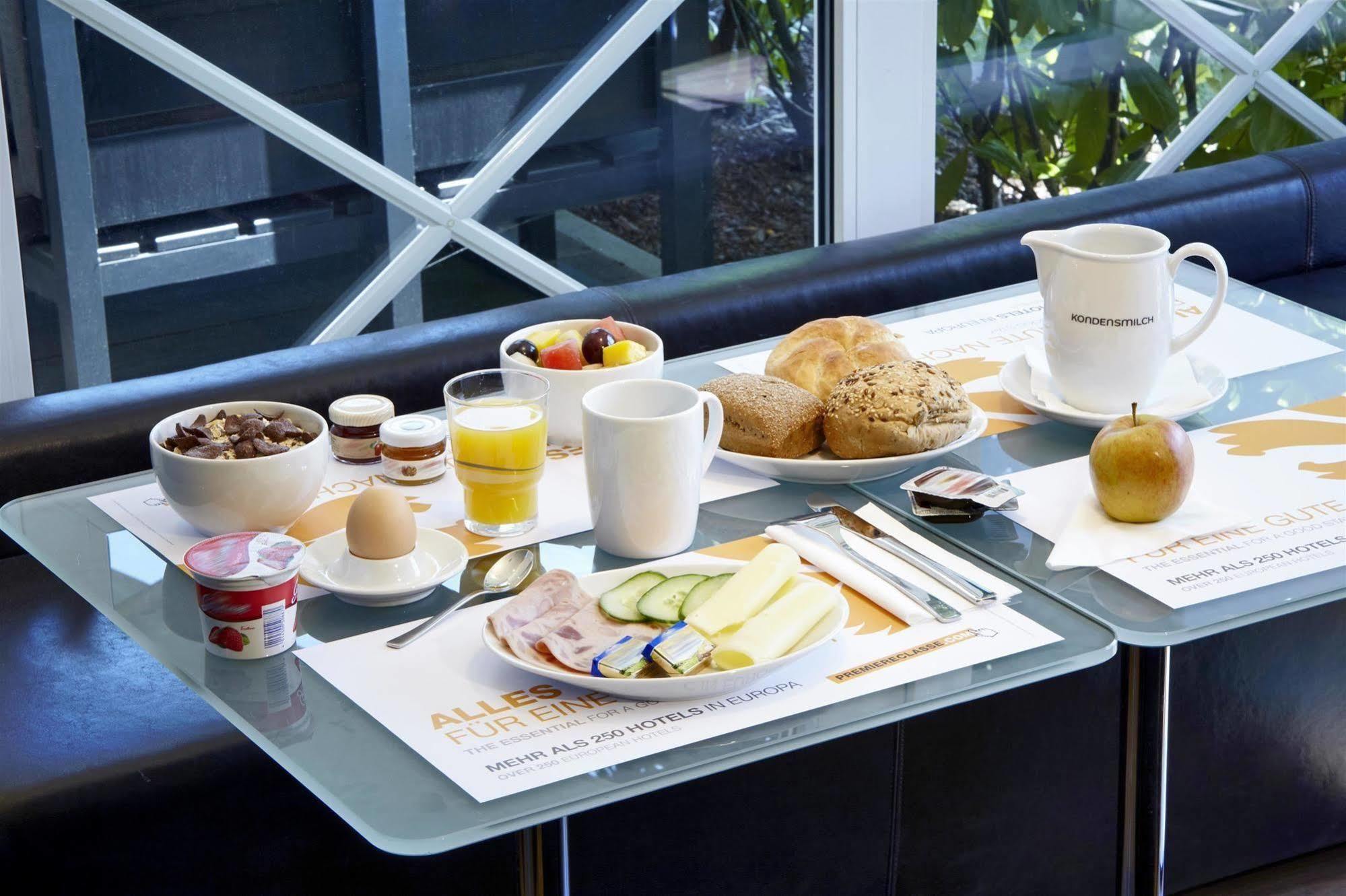 B&B Hotel Muenchen-Путцбрун Екстериор снимка