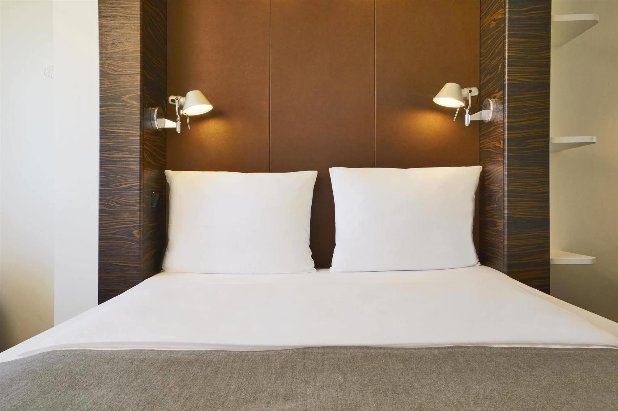 B&B Hotel Muenchen-Путцбрун Екстериор снимка
