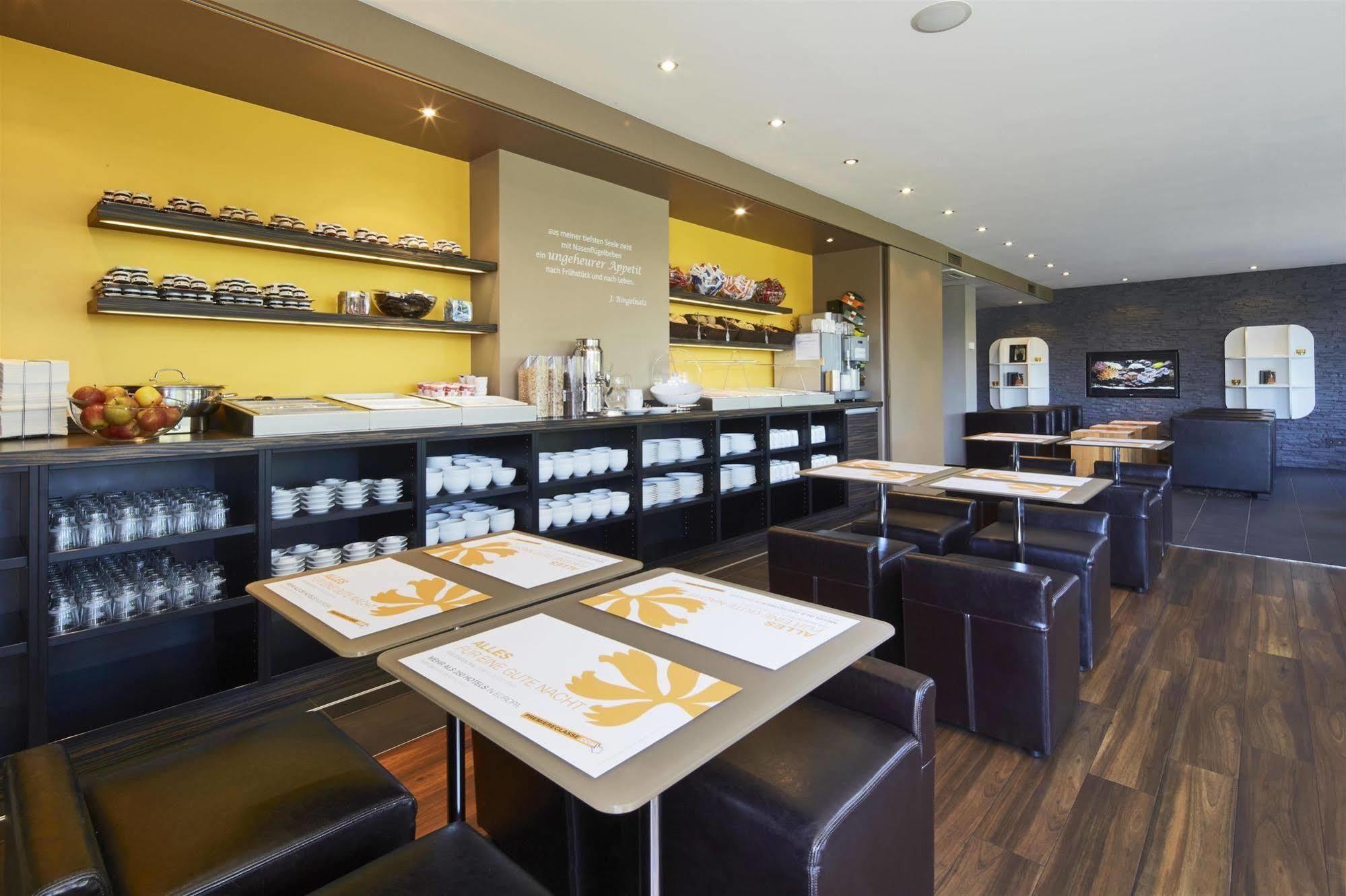 B&B Hotel Muenchen-Путцбрун Екстериор снимка