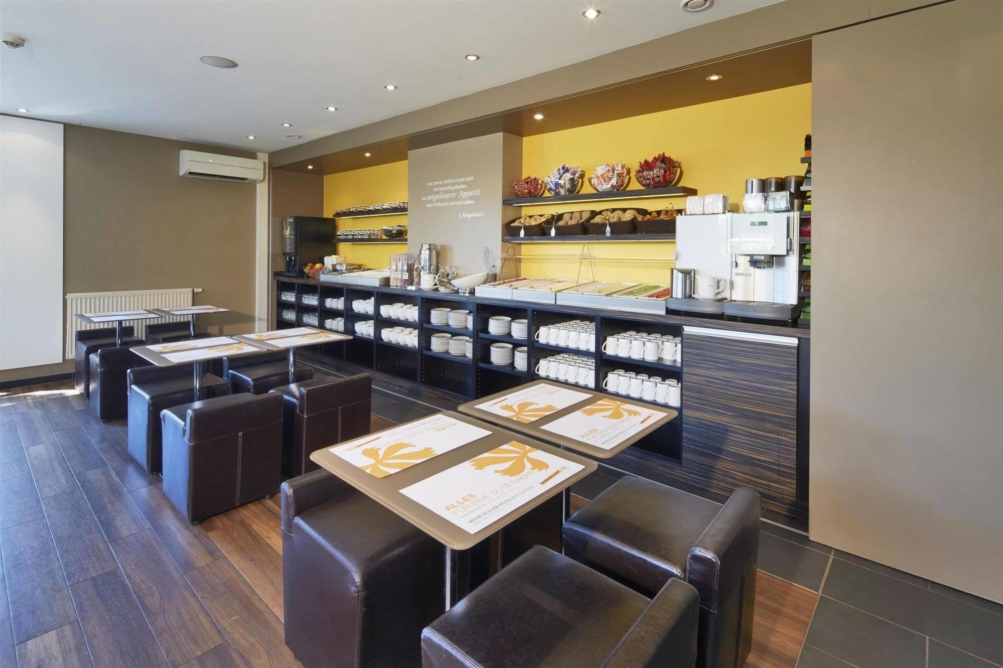 B&B Hotel Muenchen-Путцбрун Екстериор снимка